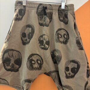 nununu skull shorts size 10-11